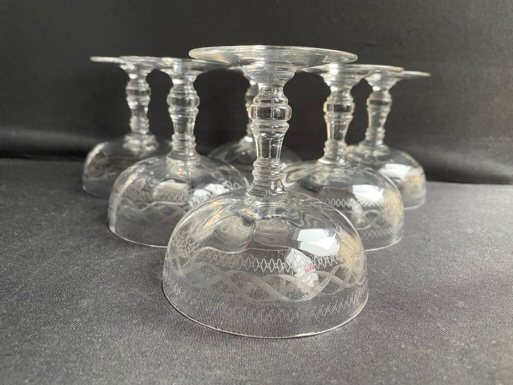8 Guilloche crystal champagne glasses - Art Nouveau