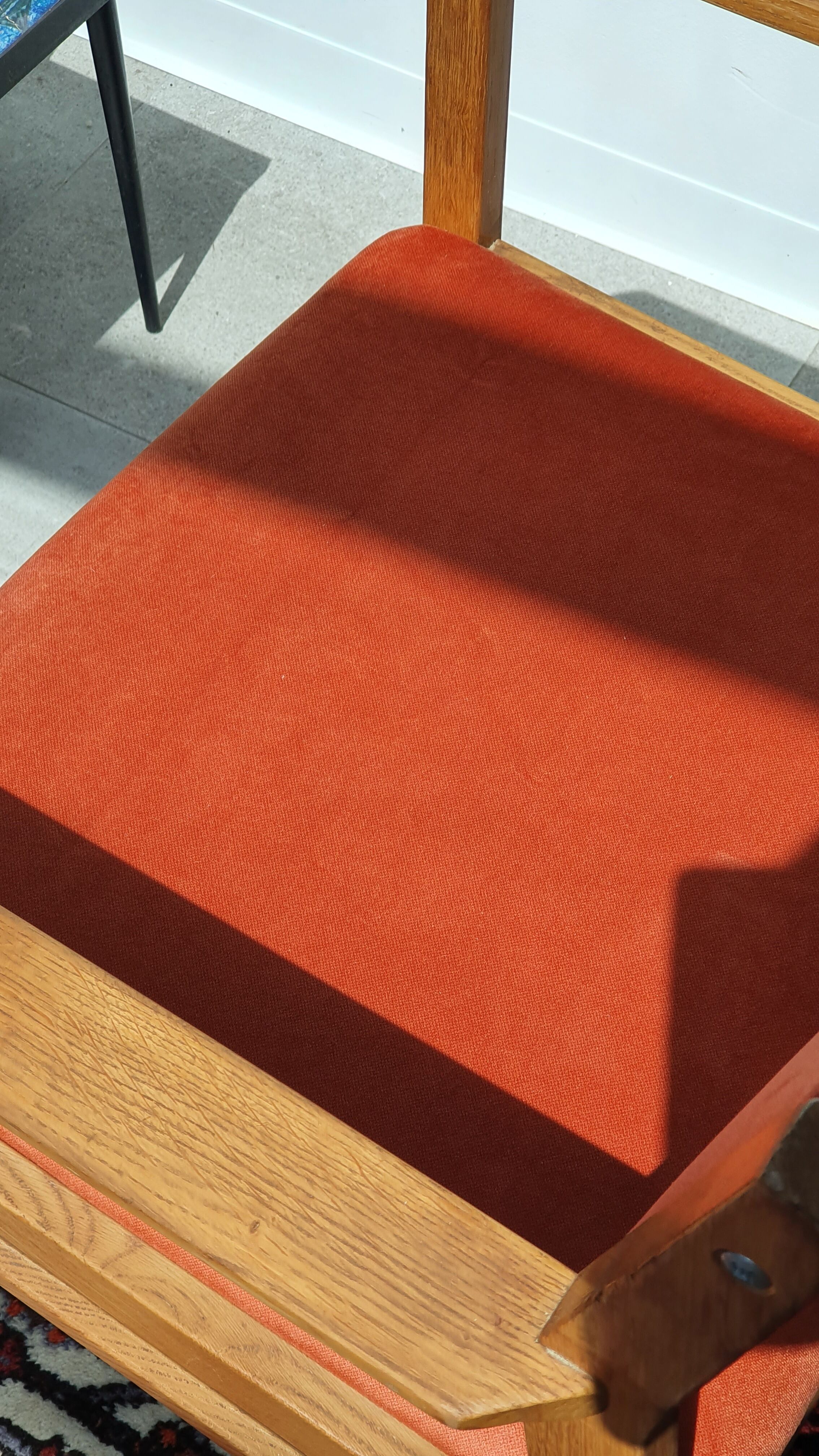 Armchair in solid oak velvet terracota