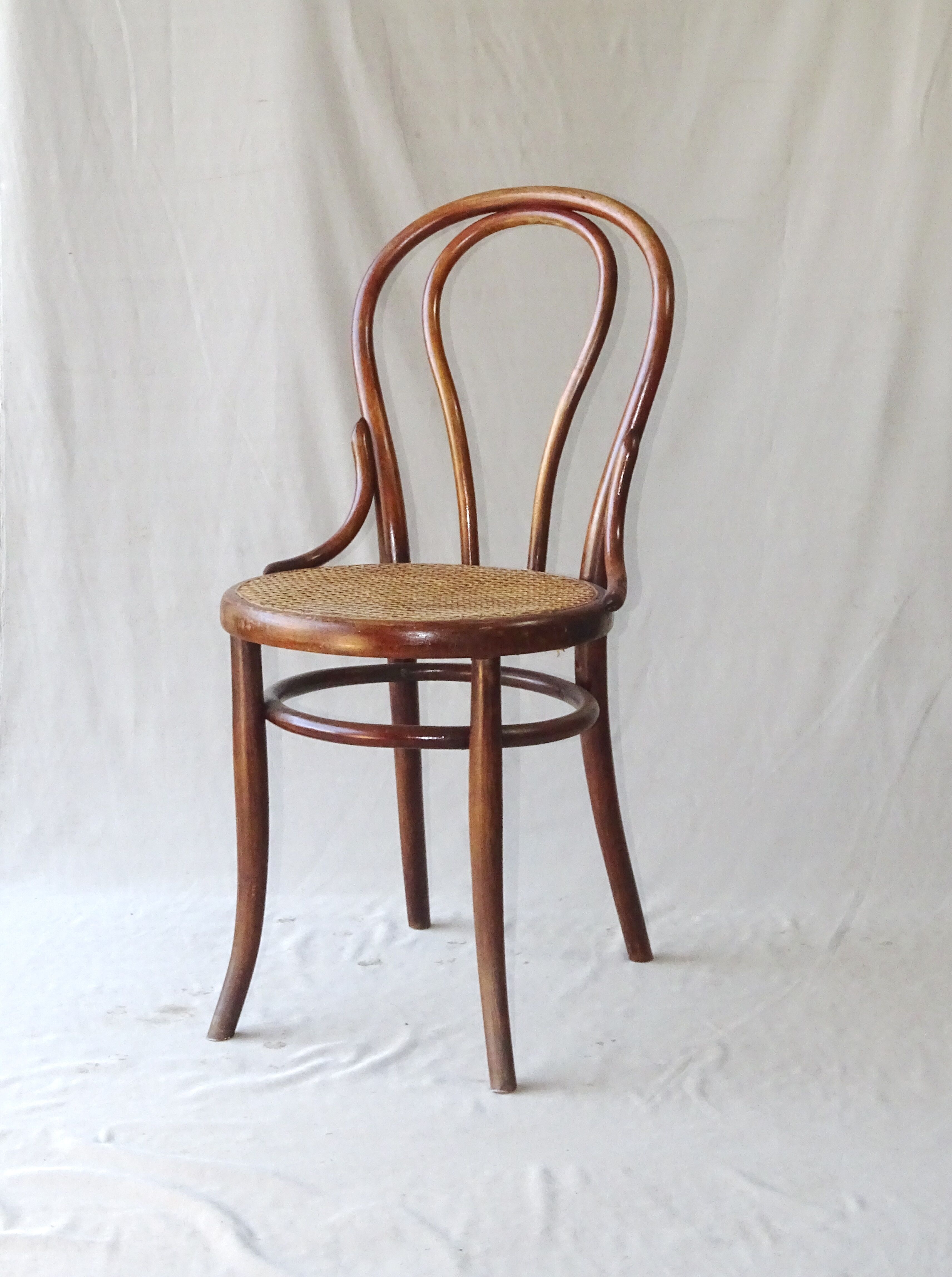 Viennese chair THONET N° 18 of 1900, canned bistro.