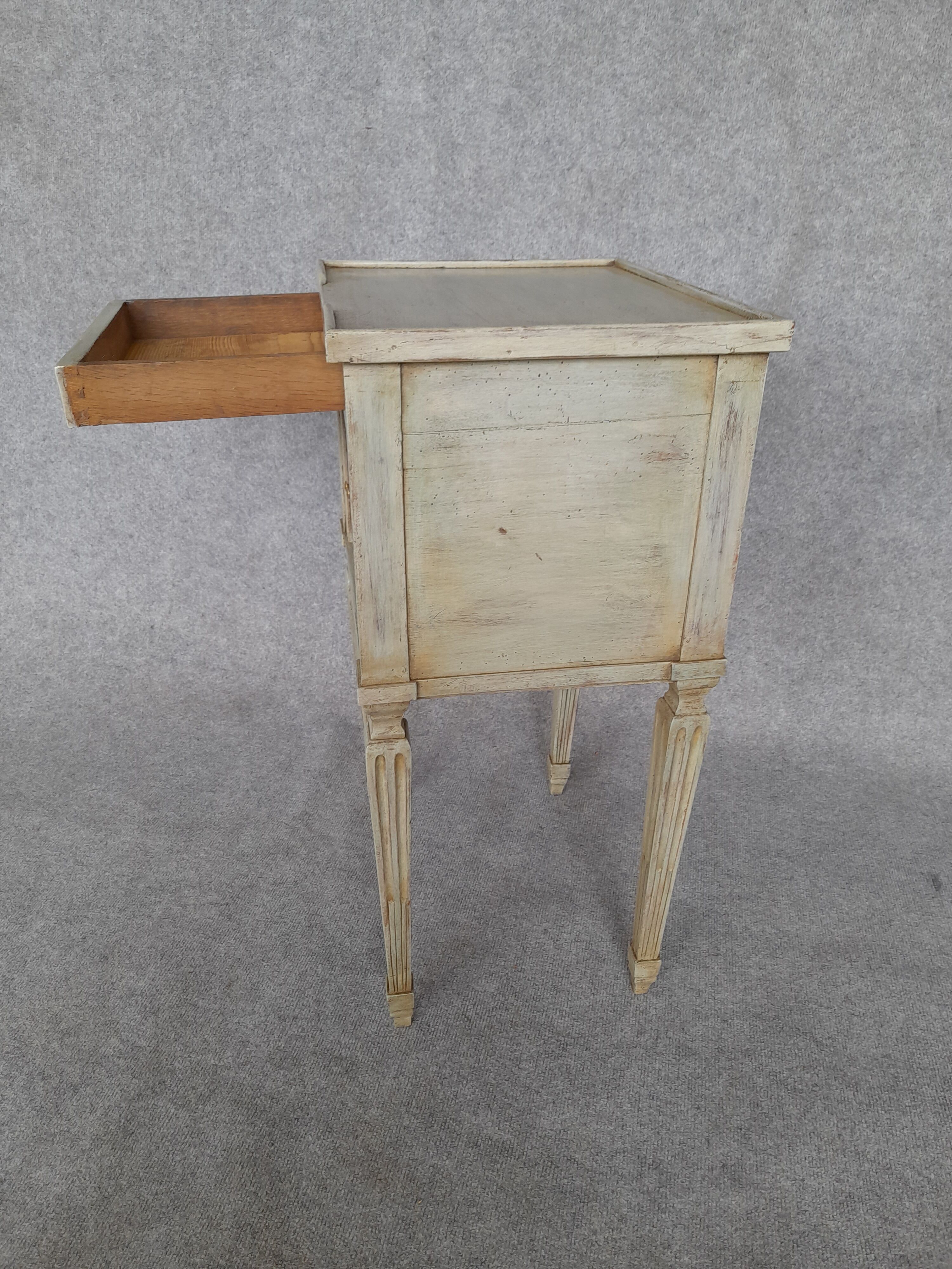 Bedside Louis XVI lacquered