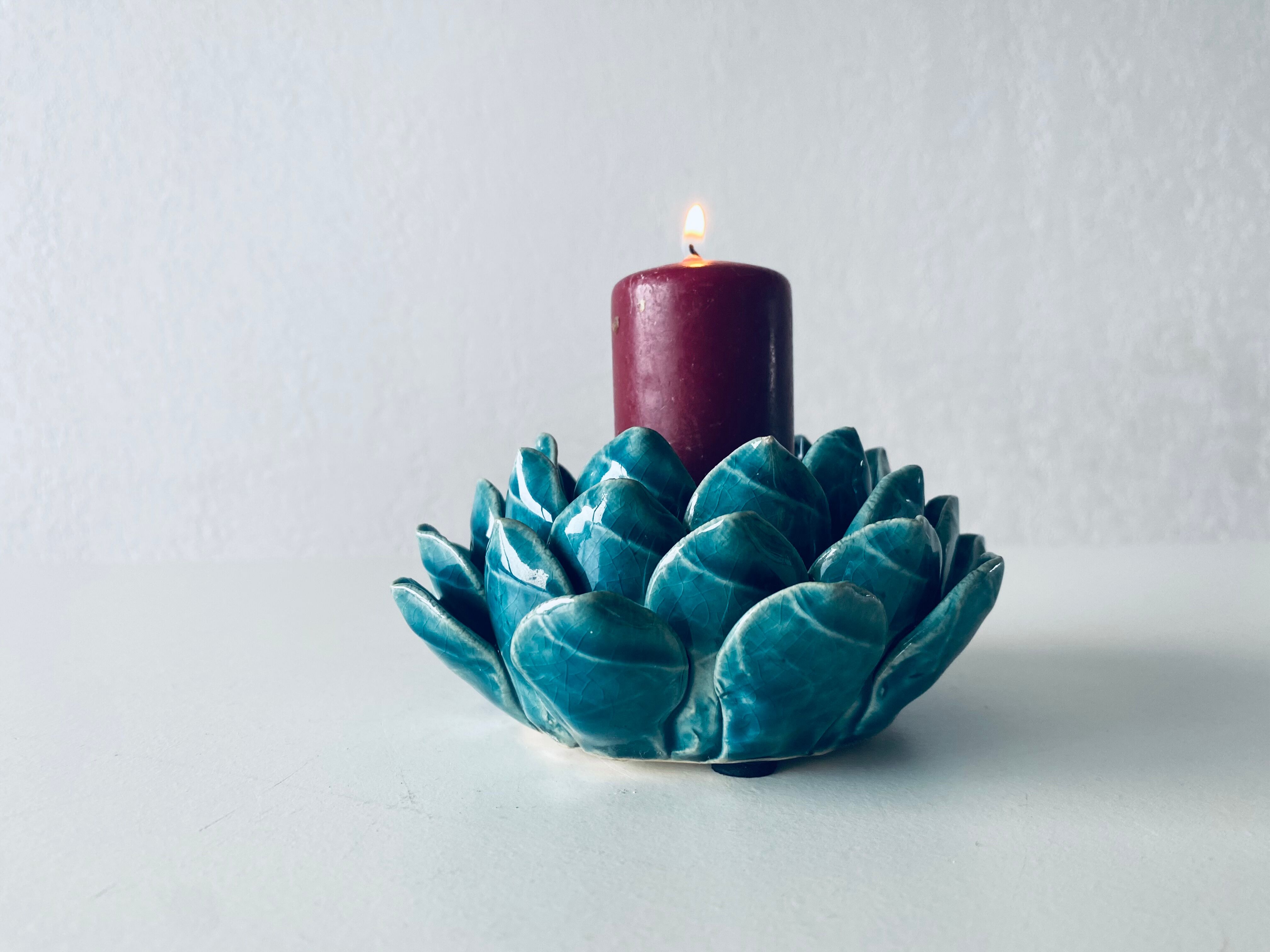 Artichoke candle holder in slip