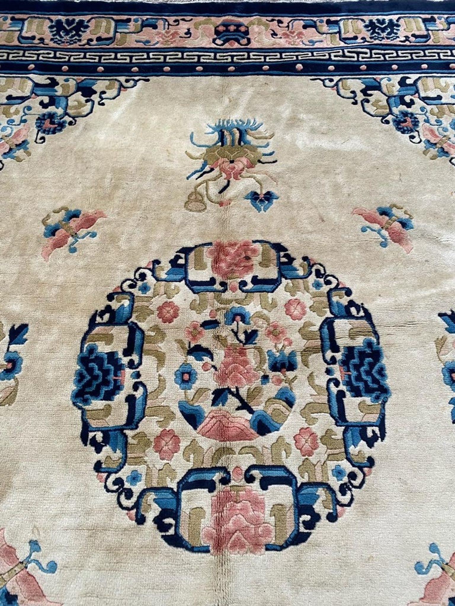 Tapis carré vintage Art Déco de Pékin Chine