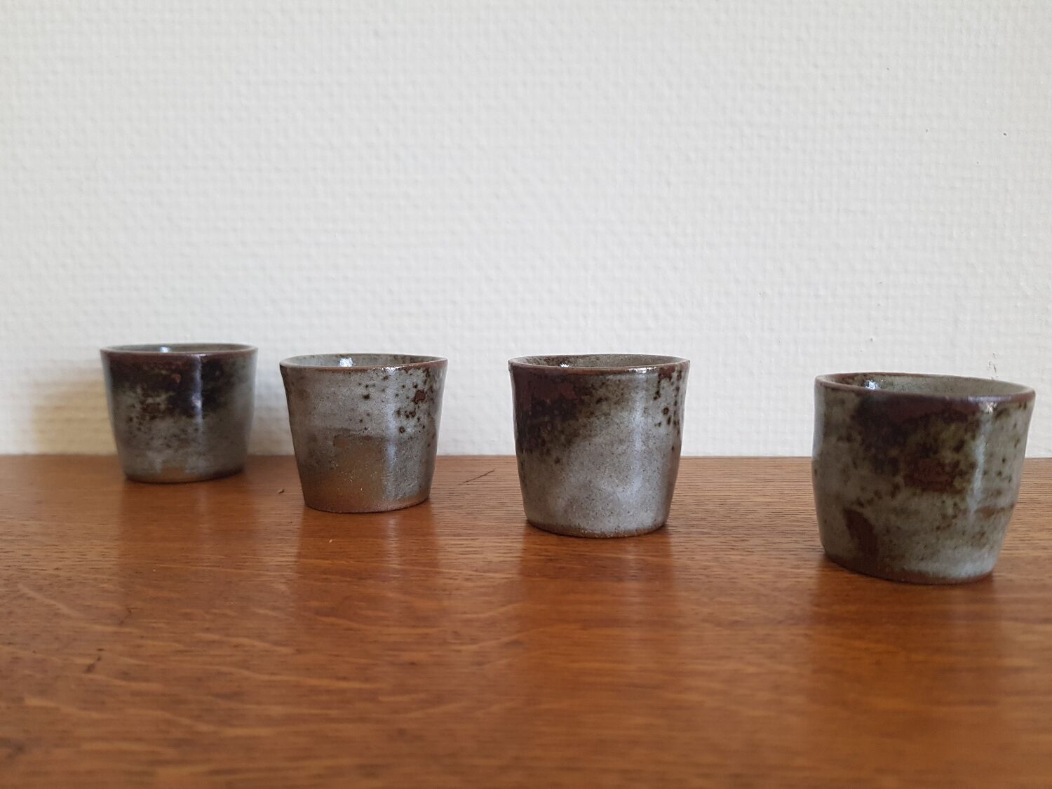 Set of 4 ceramic shells