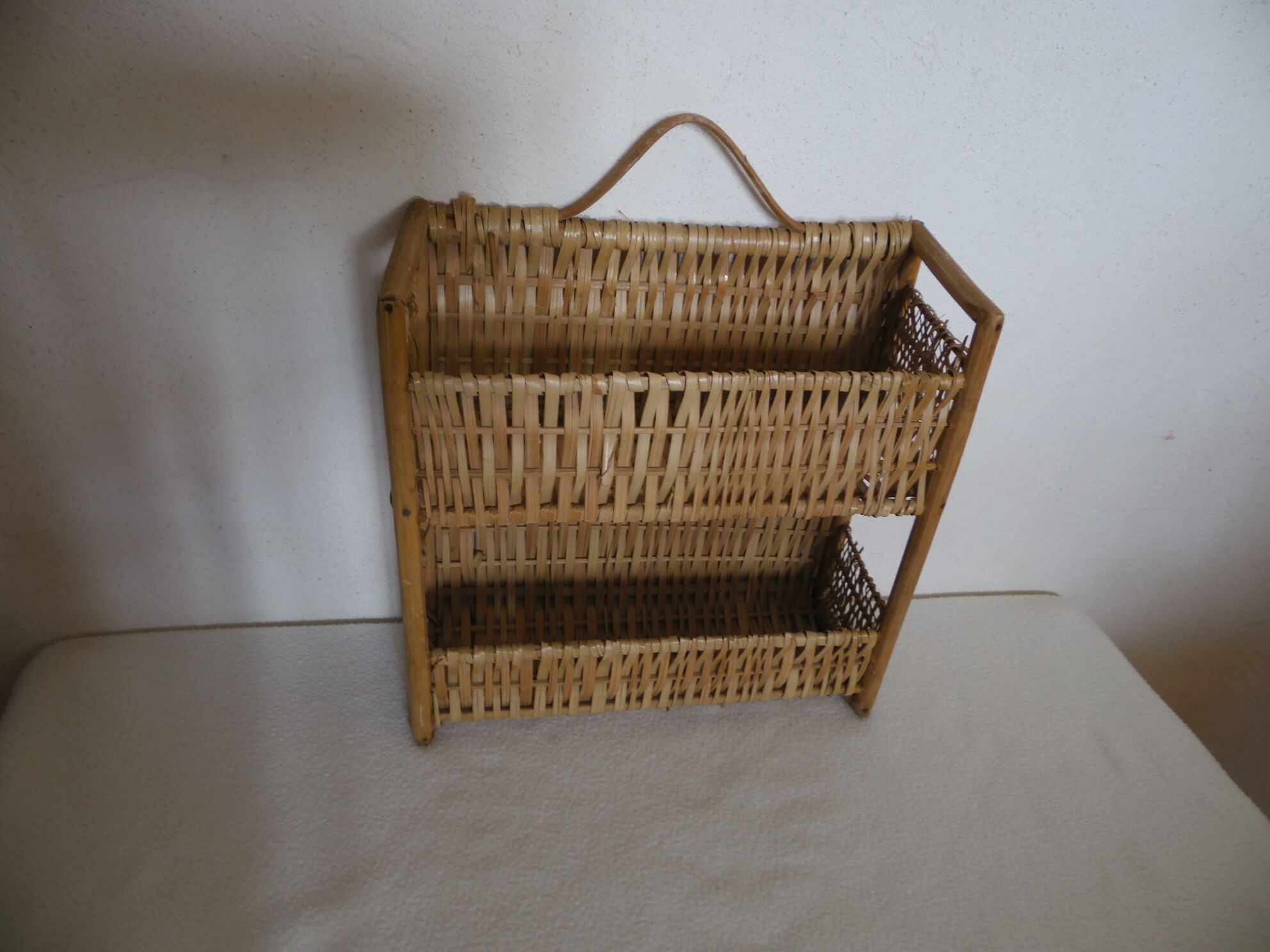Shelf wicker 2 compartments a ask or suspend