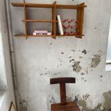Wall mount pin "regain"