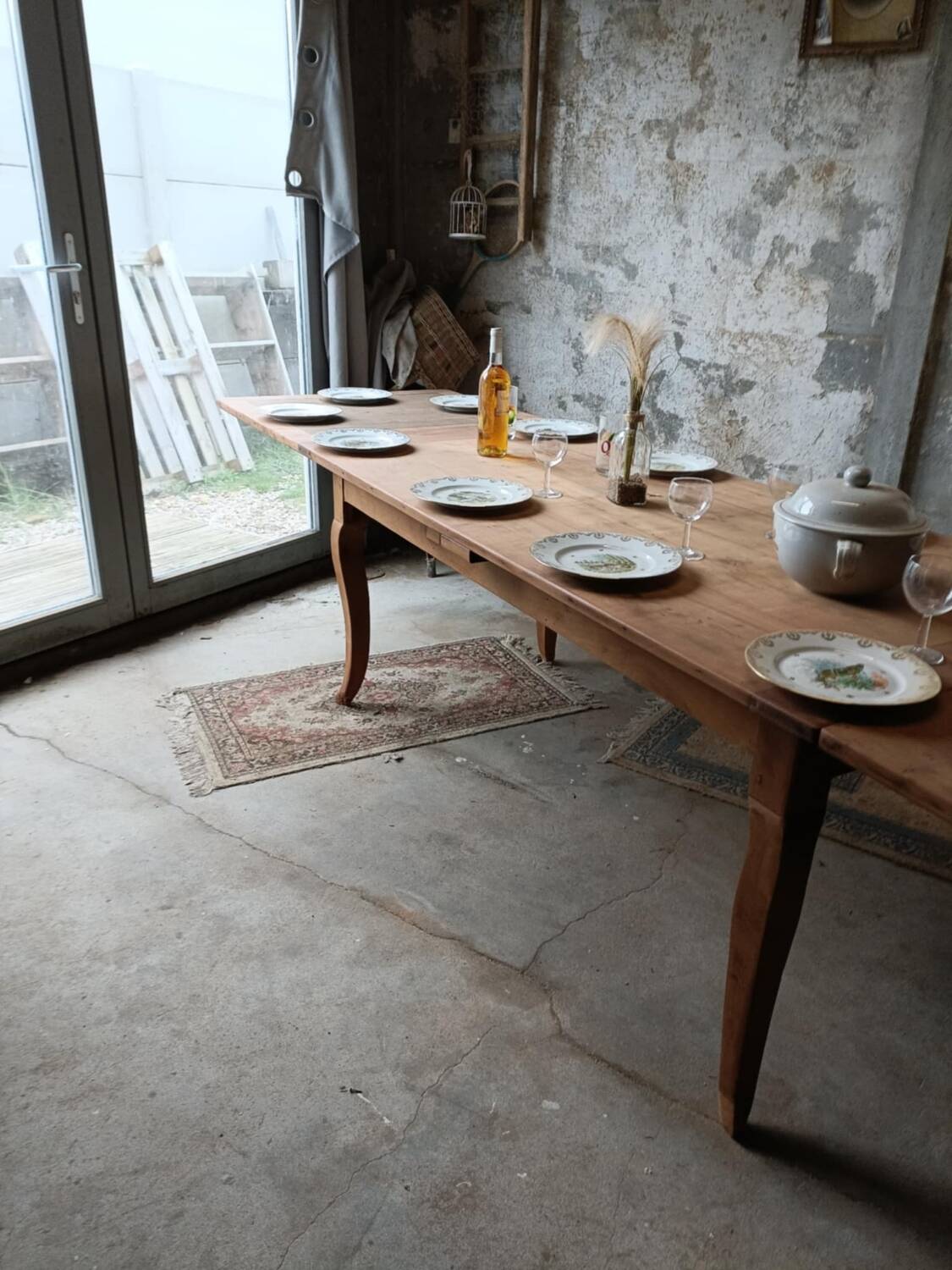 Farm table