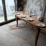 Farm table
