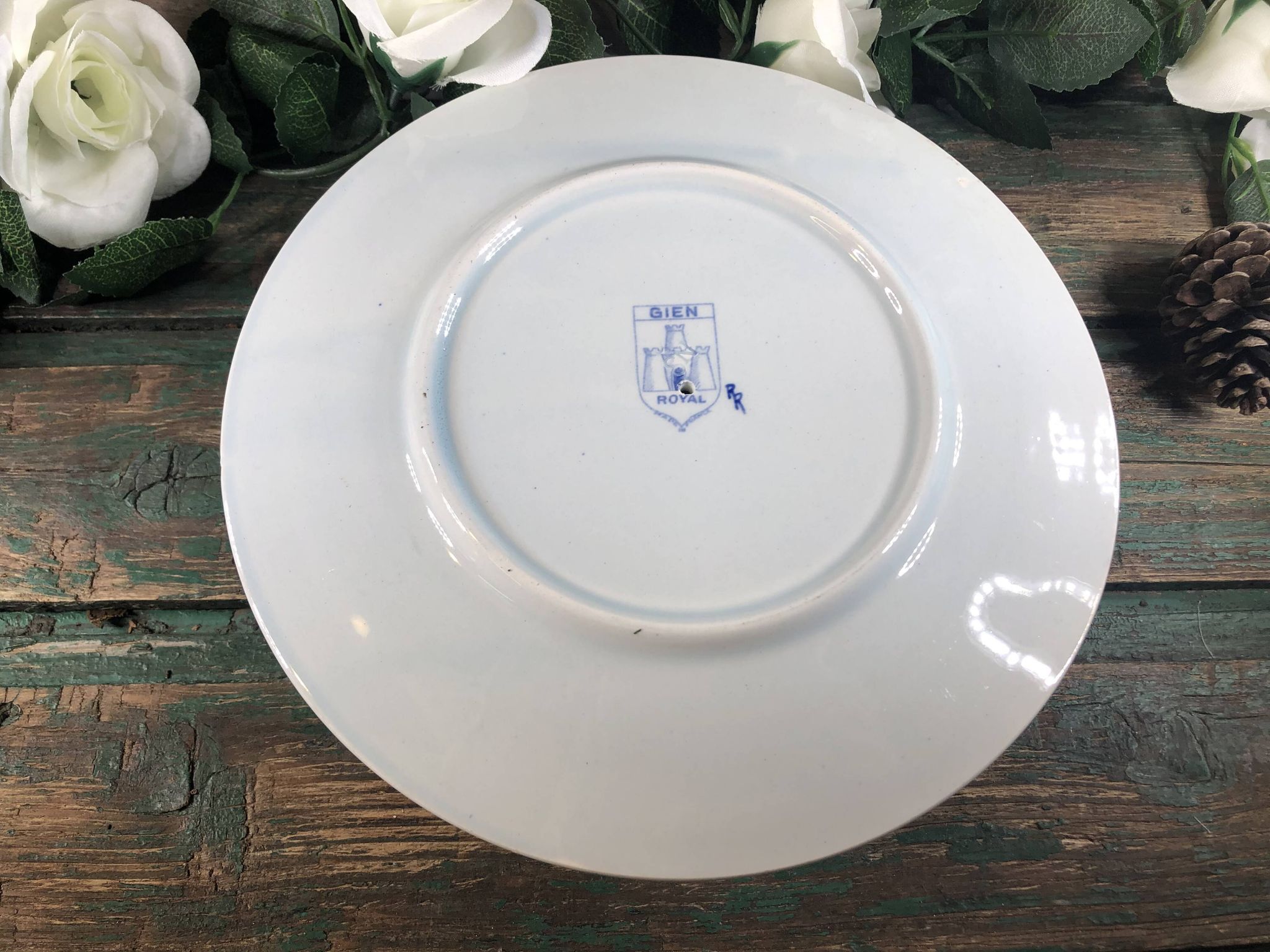 Gravy boat and its frame Gien Royal