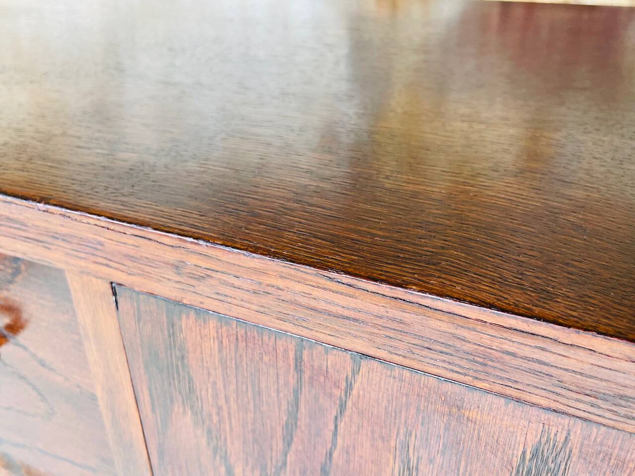 Large vintage chest of drawers with four drawers and one door in oak, circa 1960s