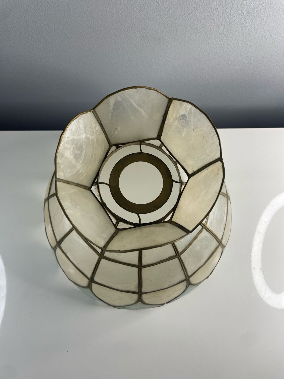 Lampshade in mother-of-pearl and brass 25 cm