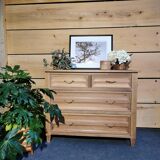 Oak chest of drawers