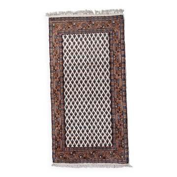 Tapis vintage indien Seraband fait main en laine – 73 x 140 cm – années 1970