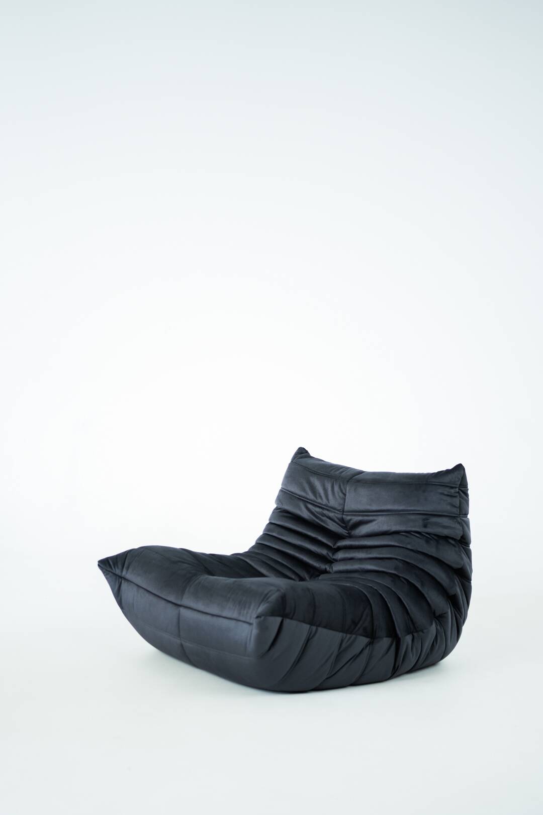 Togo set of chair and pouf in black shiny velvet