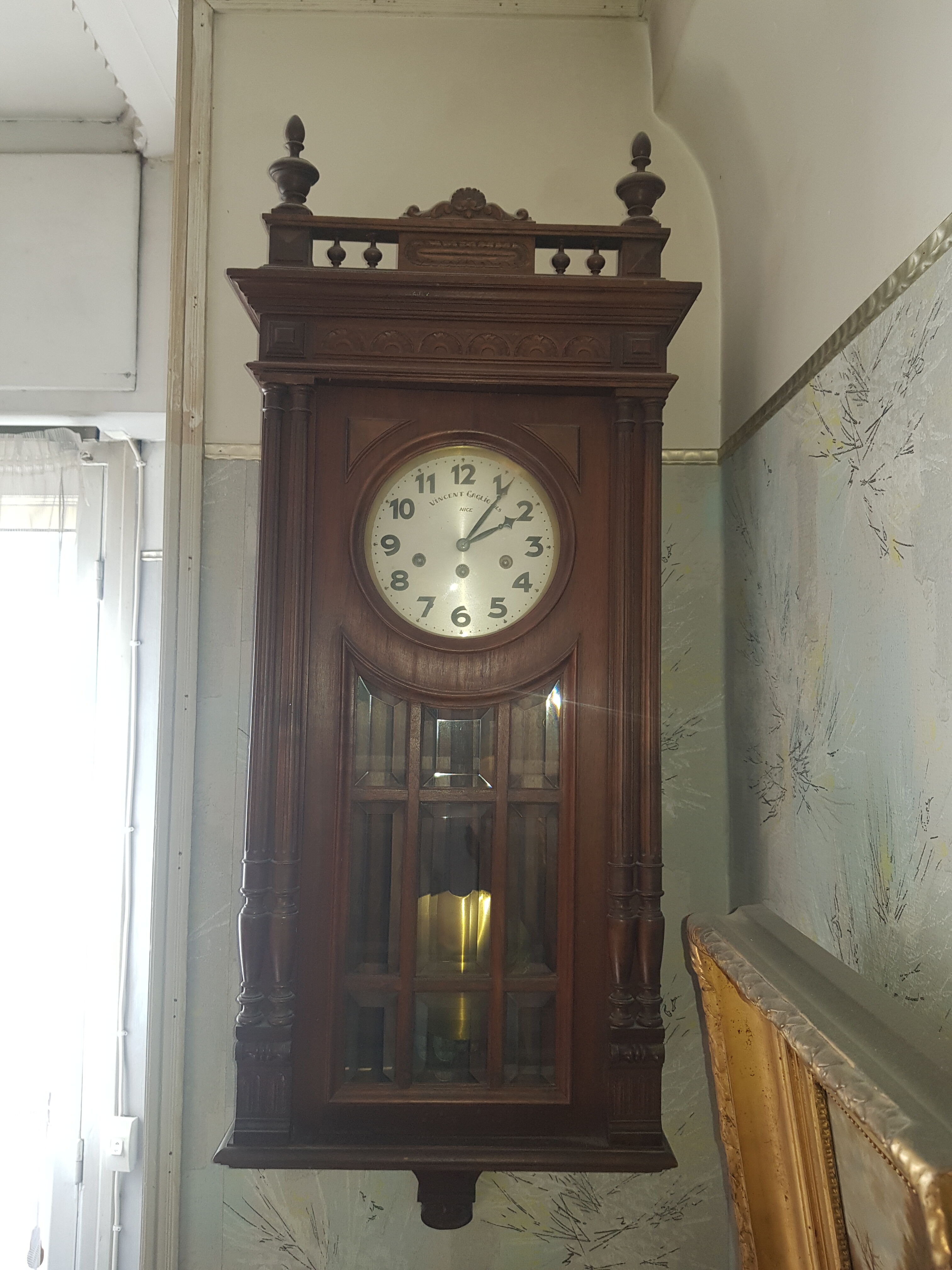 Wall chime clock