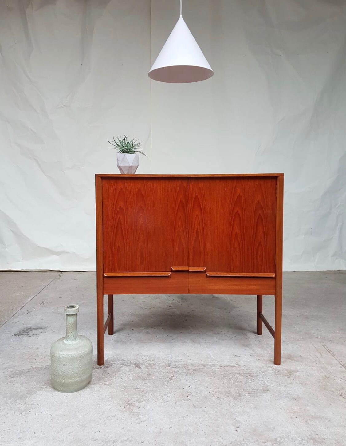 Md century Mcintosh bar cabinet