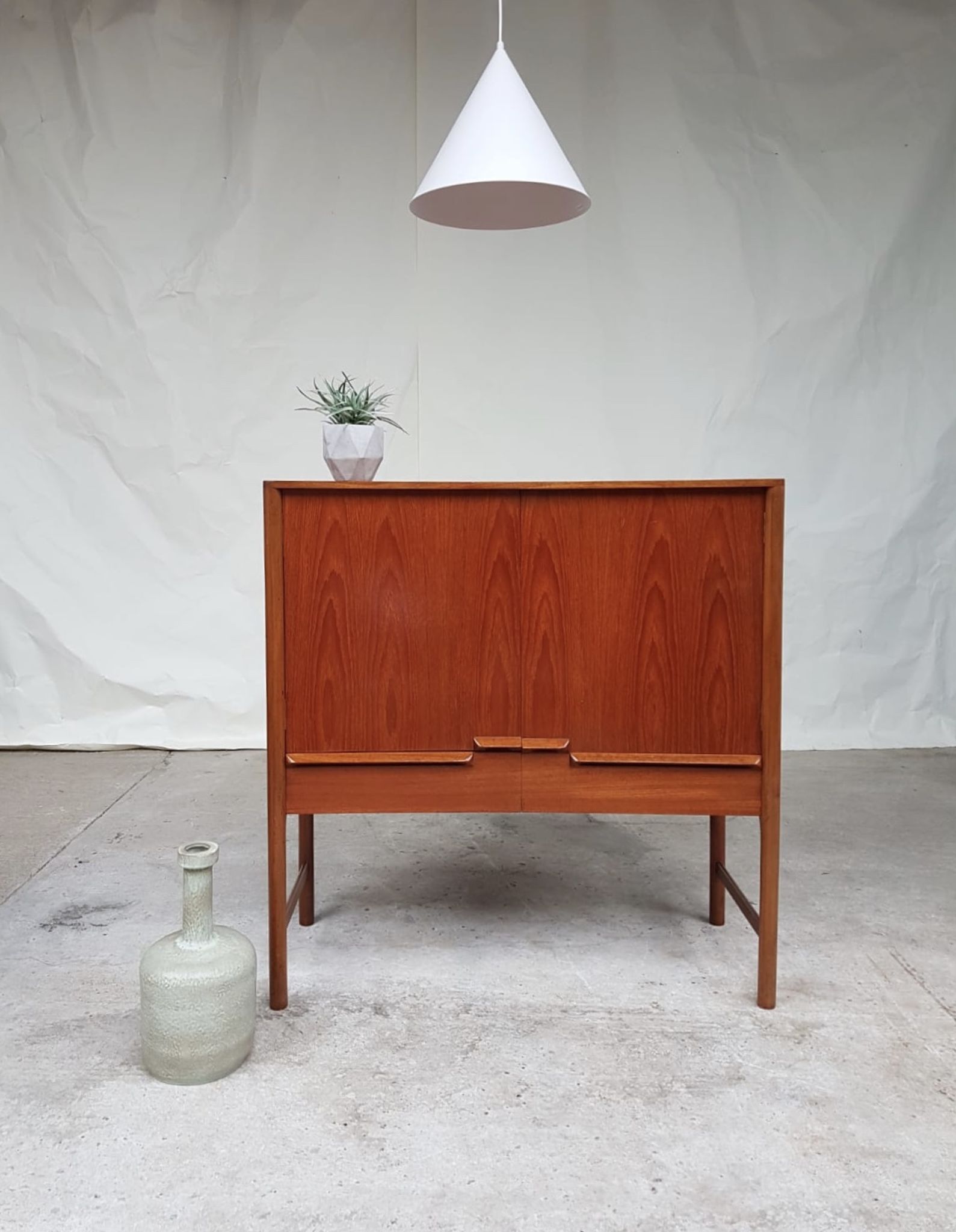Md century Mcintosh bar cabinet