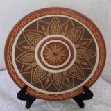 Decorative plate in engraved and painted terracotta signed verdo