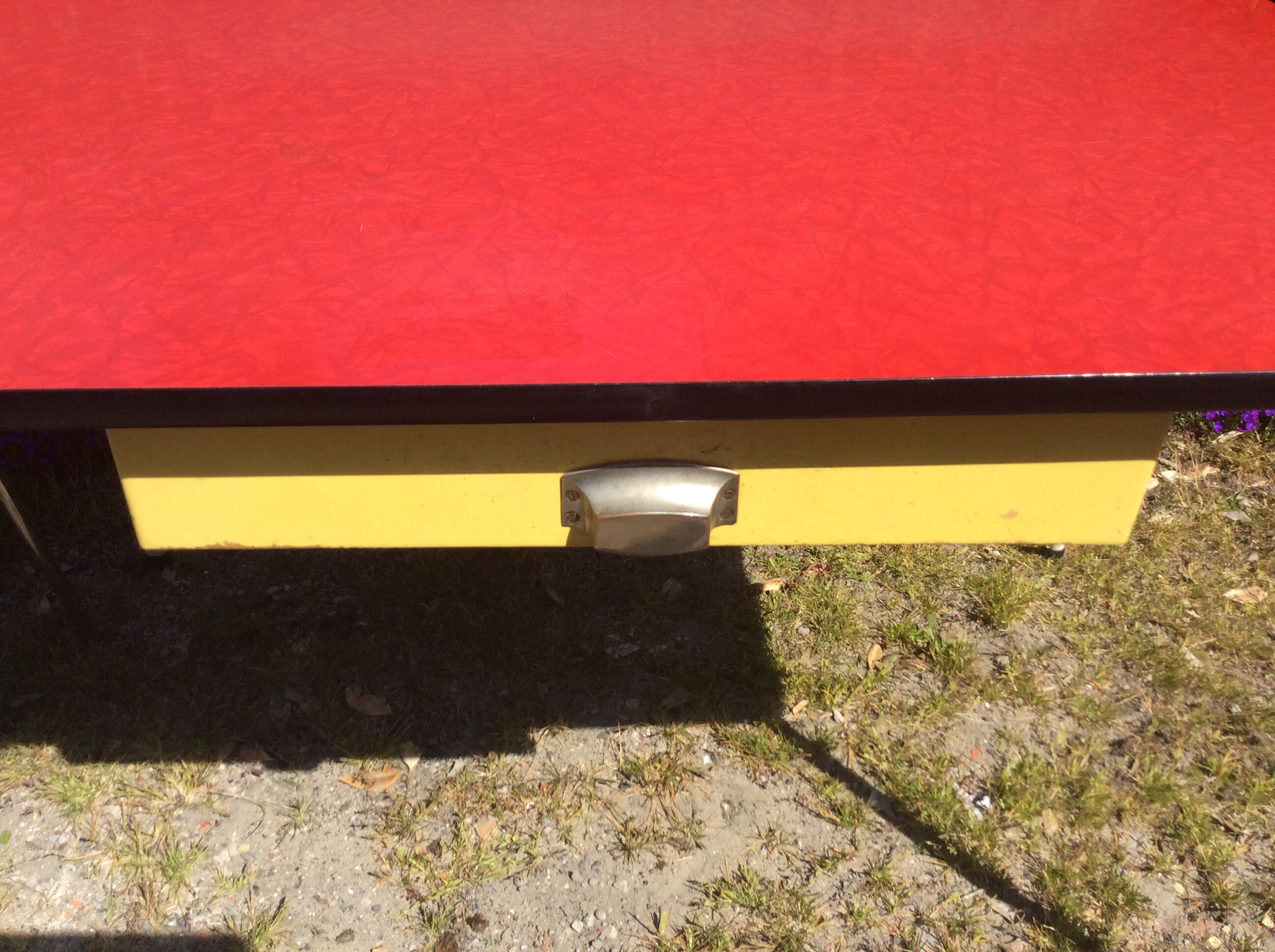 Formica table with 4 chairs and 2 stools from the 60s