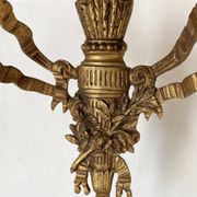 Étagère baroque en bois et bronze à décor de ruban