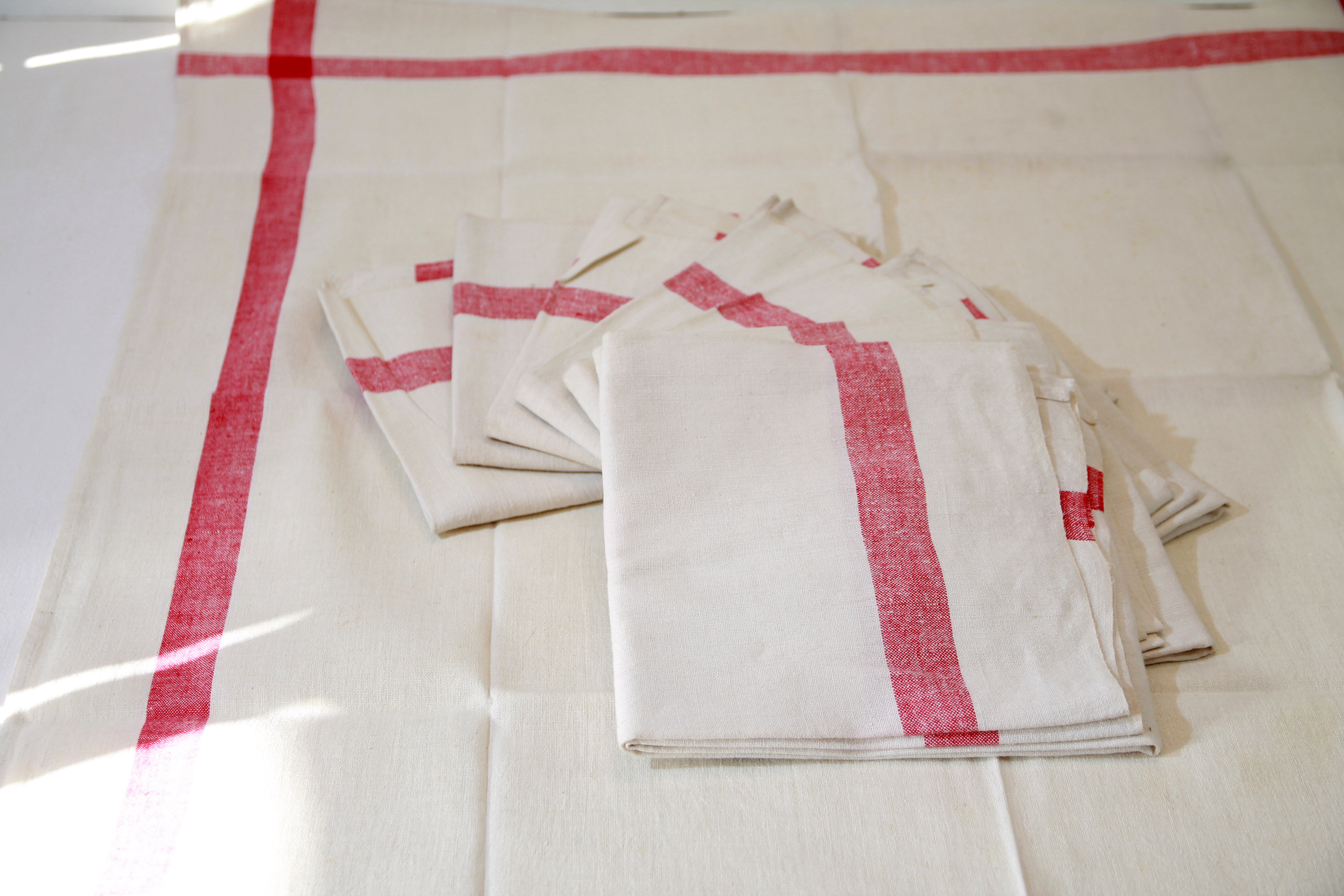 Lot of 8 tea towels
