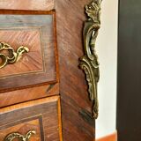 Petite commode style Louis XV