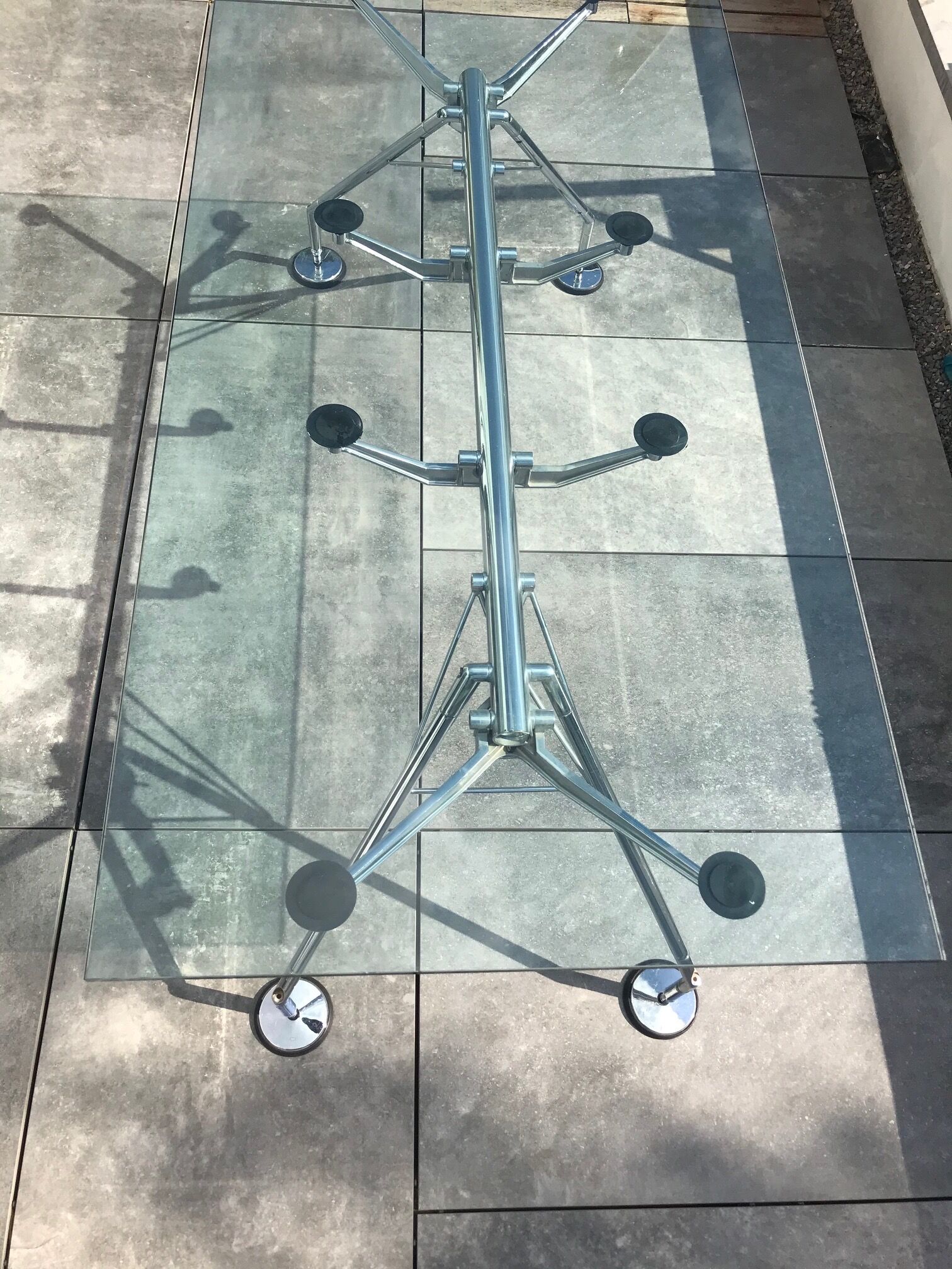 Dining table Nomos by Norman Foster for Tecno 1980