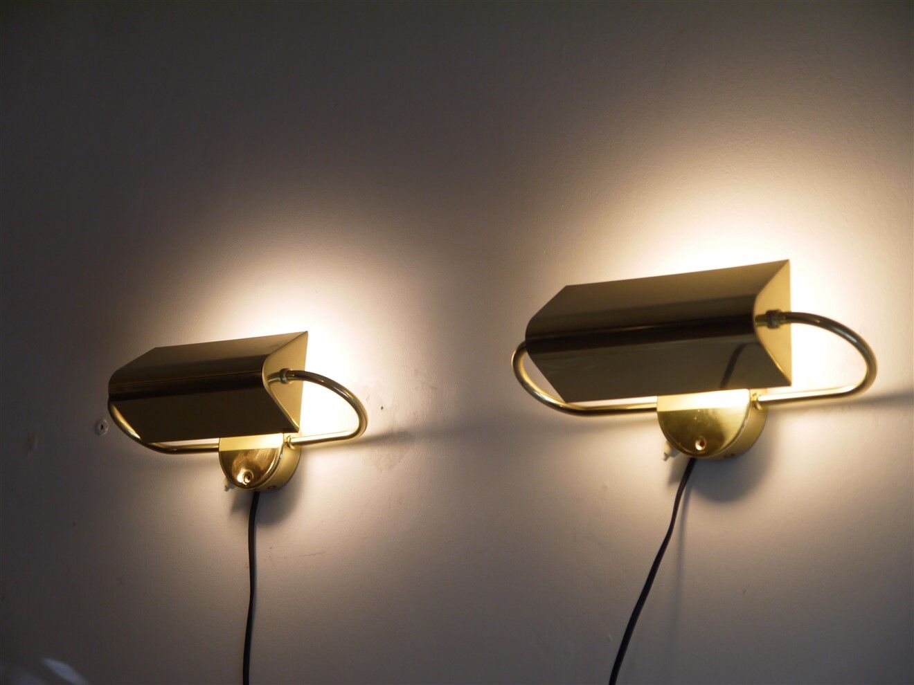 Paire d'appliques scandinave en laiton 1970