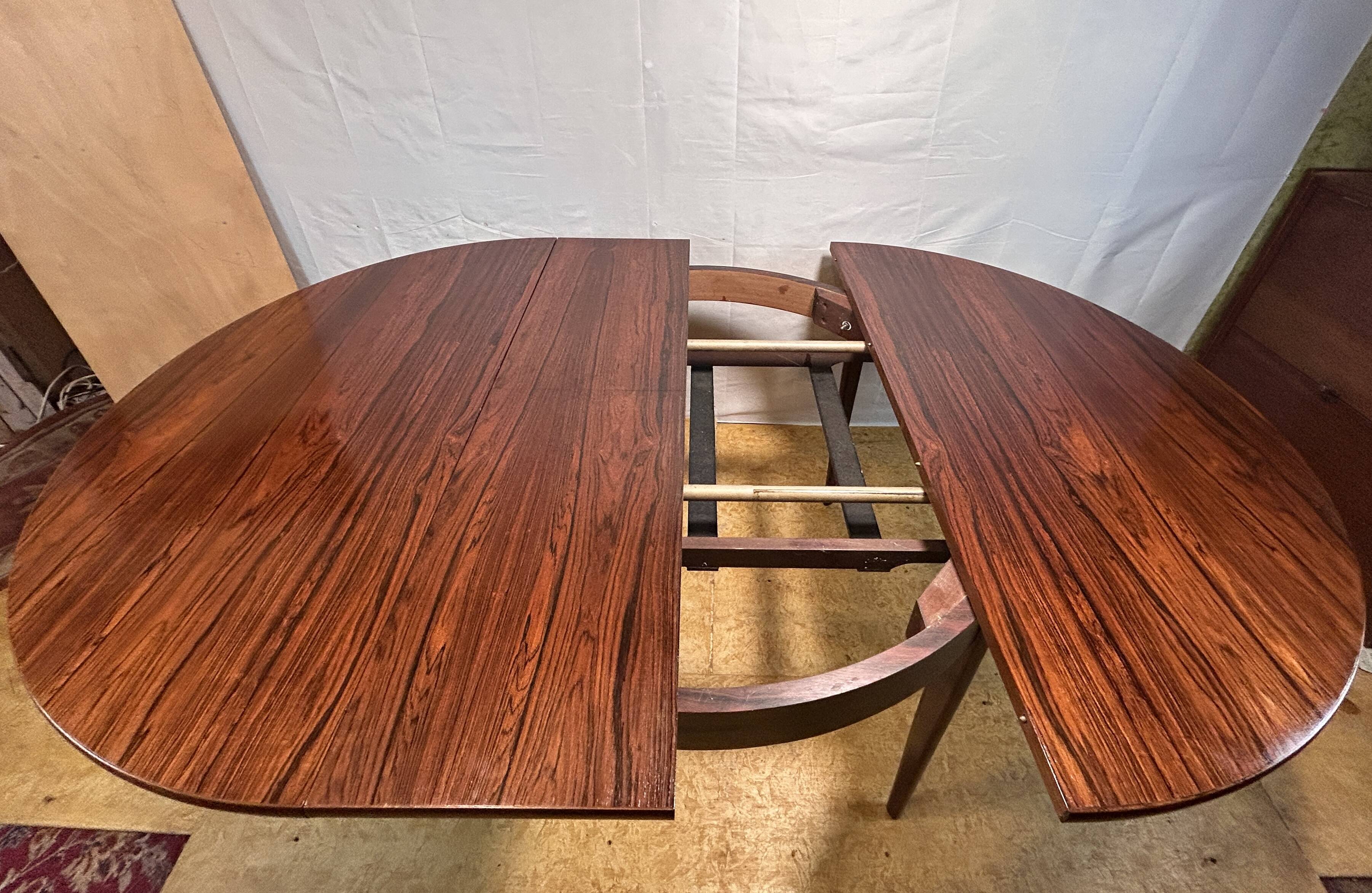 Mid-Century Danish Rosewood Extending Dining Table by Niels Otto Møller for