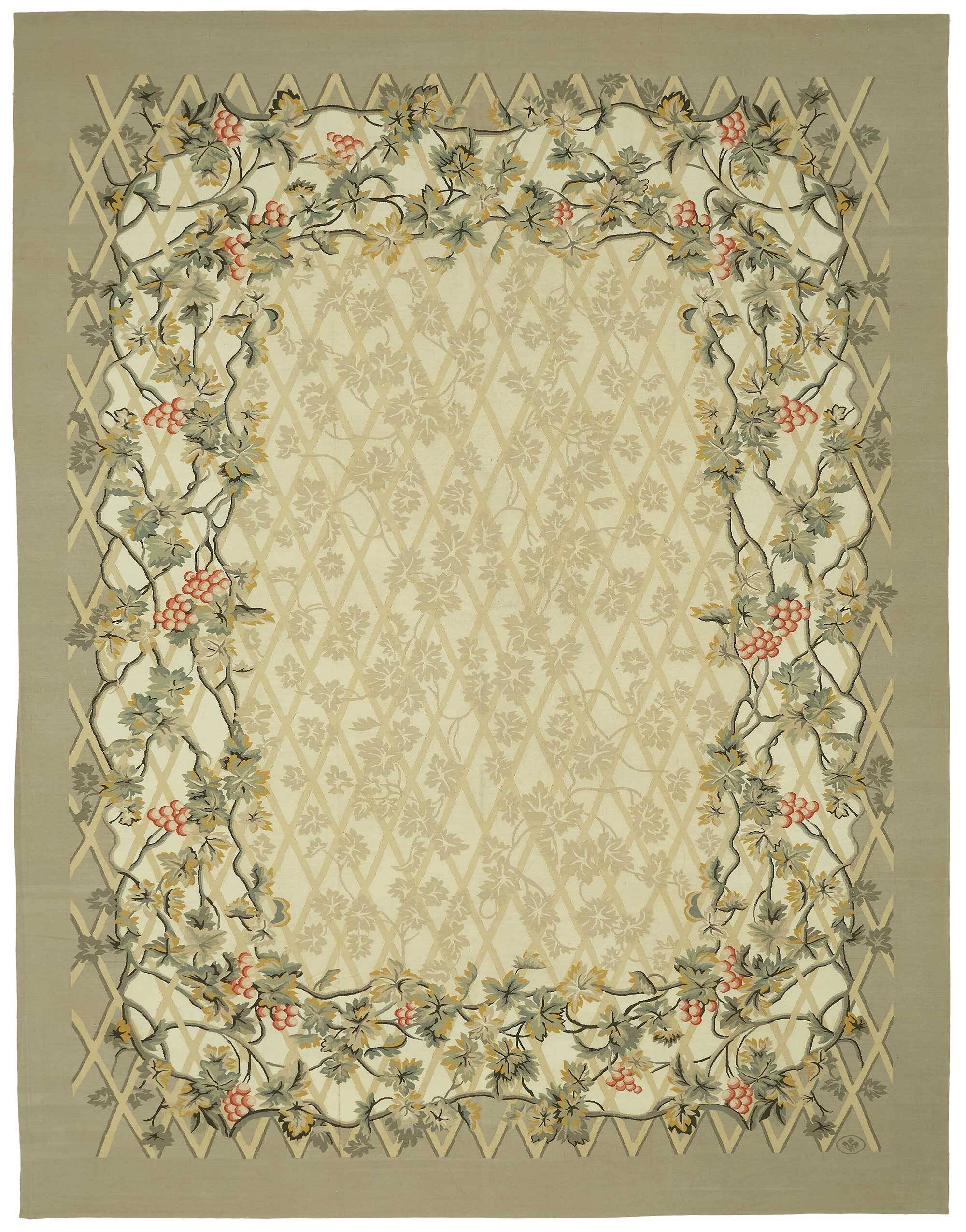 Handmade European Vintage Aubusson Kilim 268 cm x 355 cm