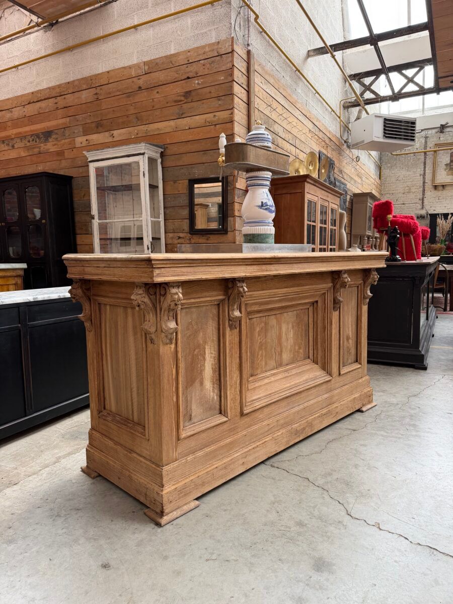 1950s bar counter