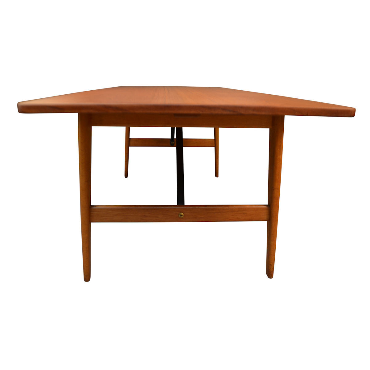 Danish table model 281 by Børge Mogensen for Fredericia
