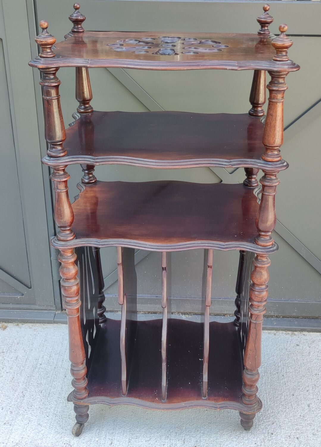 Old sheet shelf cabinet