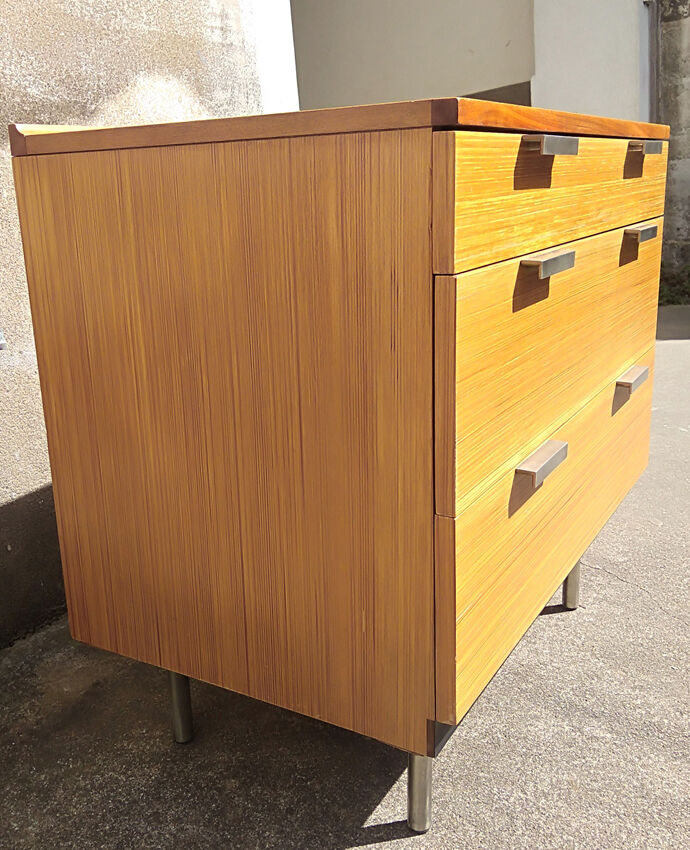 Dresser John and Sylvia Reid, stag edition1960