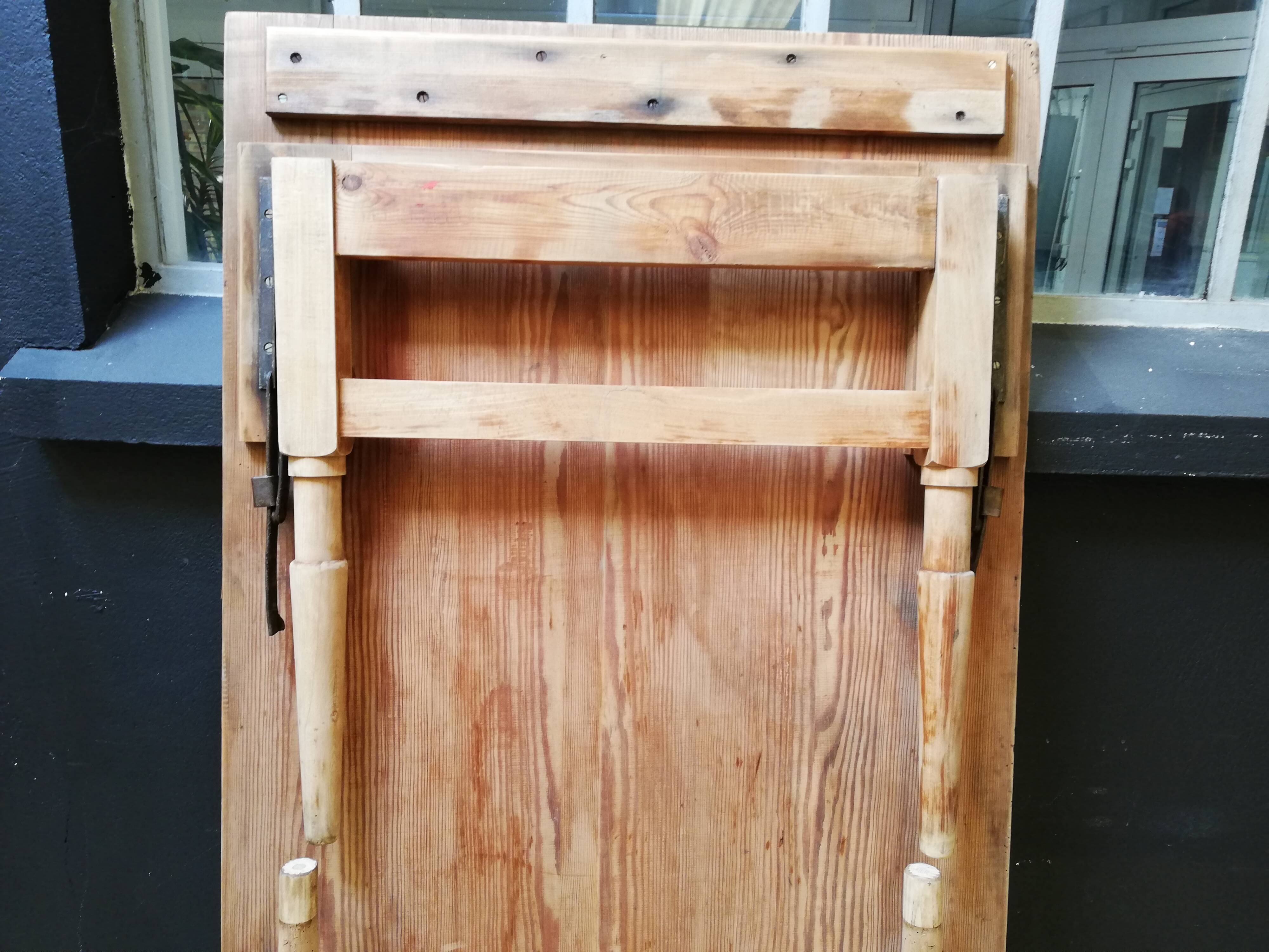 Folding table in wood brewery-guinguette, 6/8 cutlery