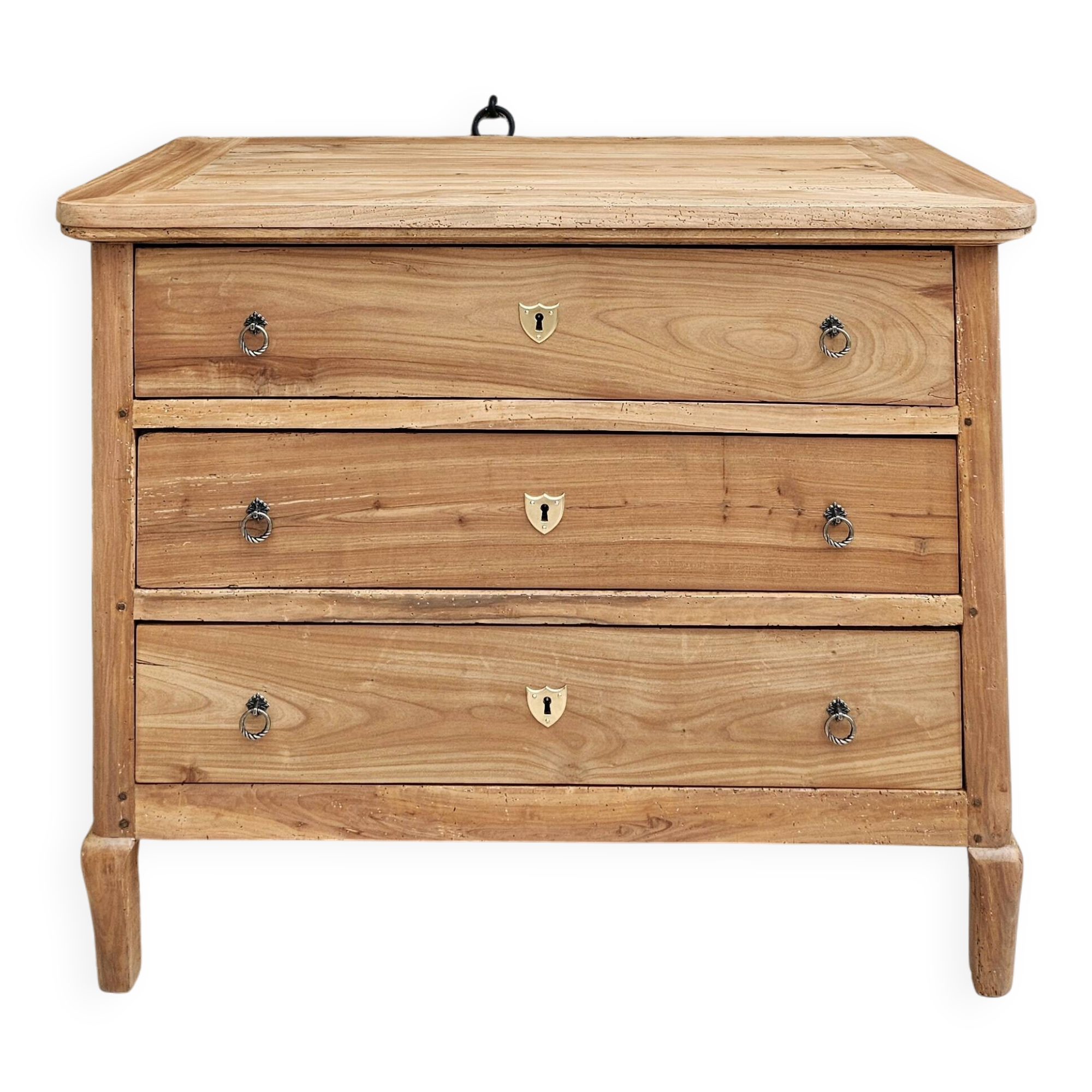 Antique chest of drawers