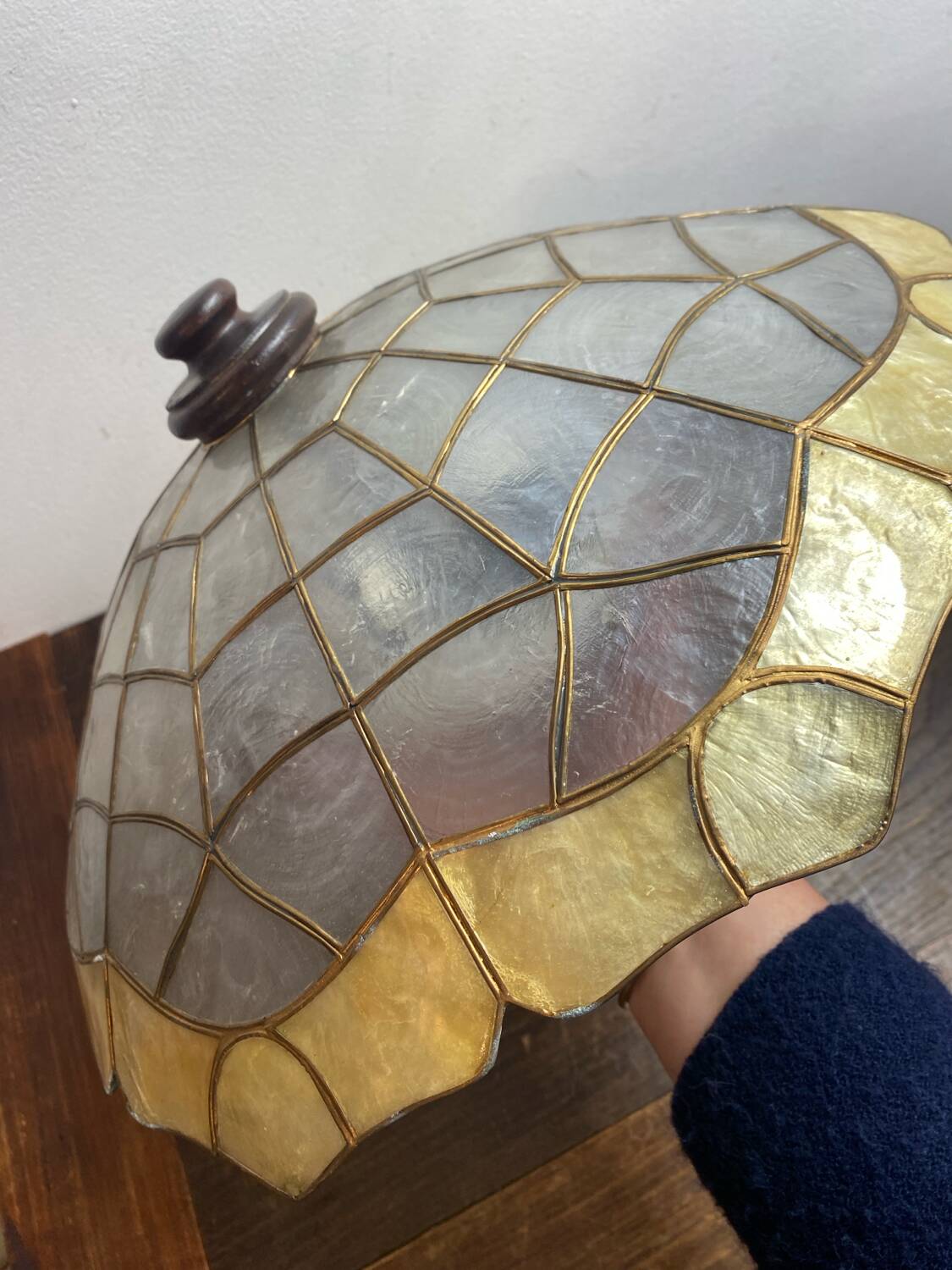 Ceiling light in mother-of-pearl and brass