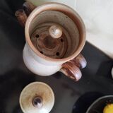 Stoneware coffee pot with filter