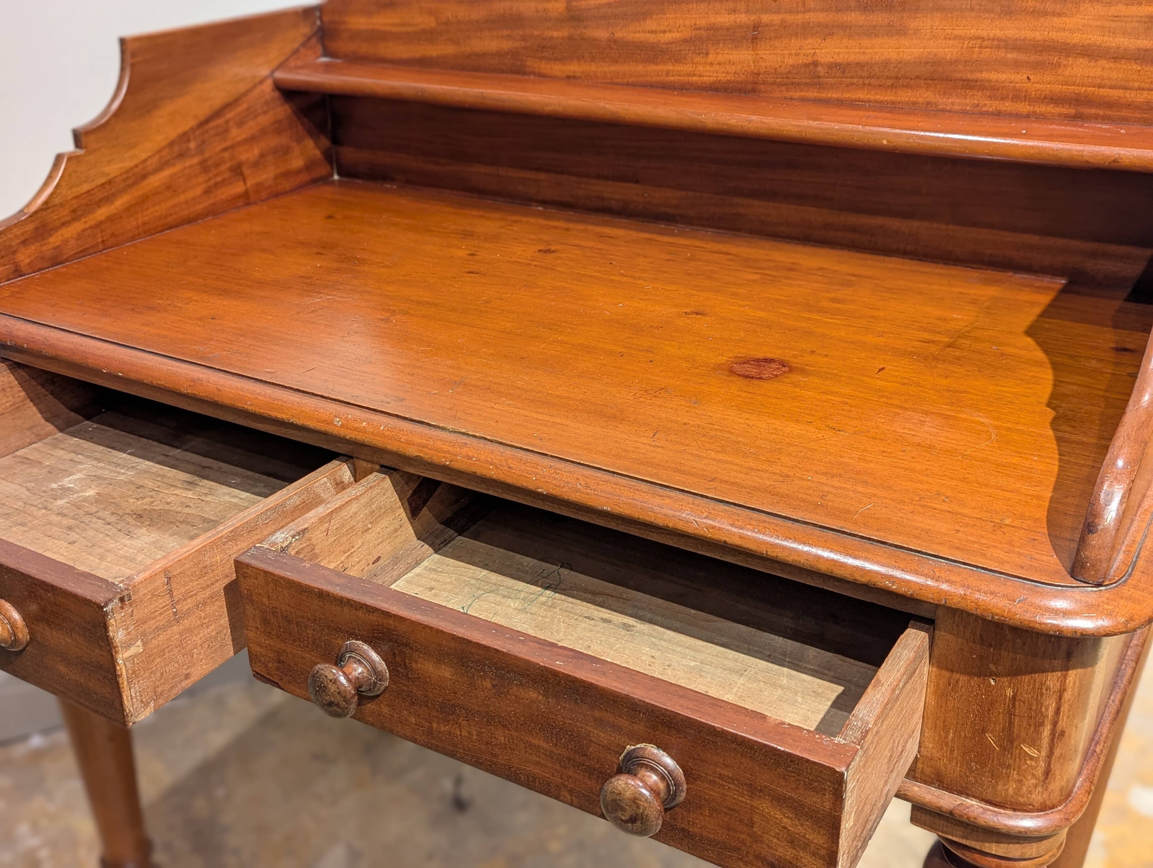 English mahogany desk