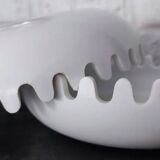 Mebel Clam ashtray from the 1970s by Alan Fletcher in white.
