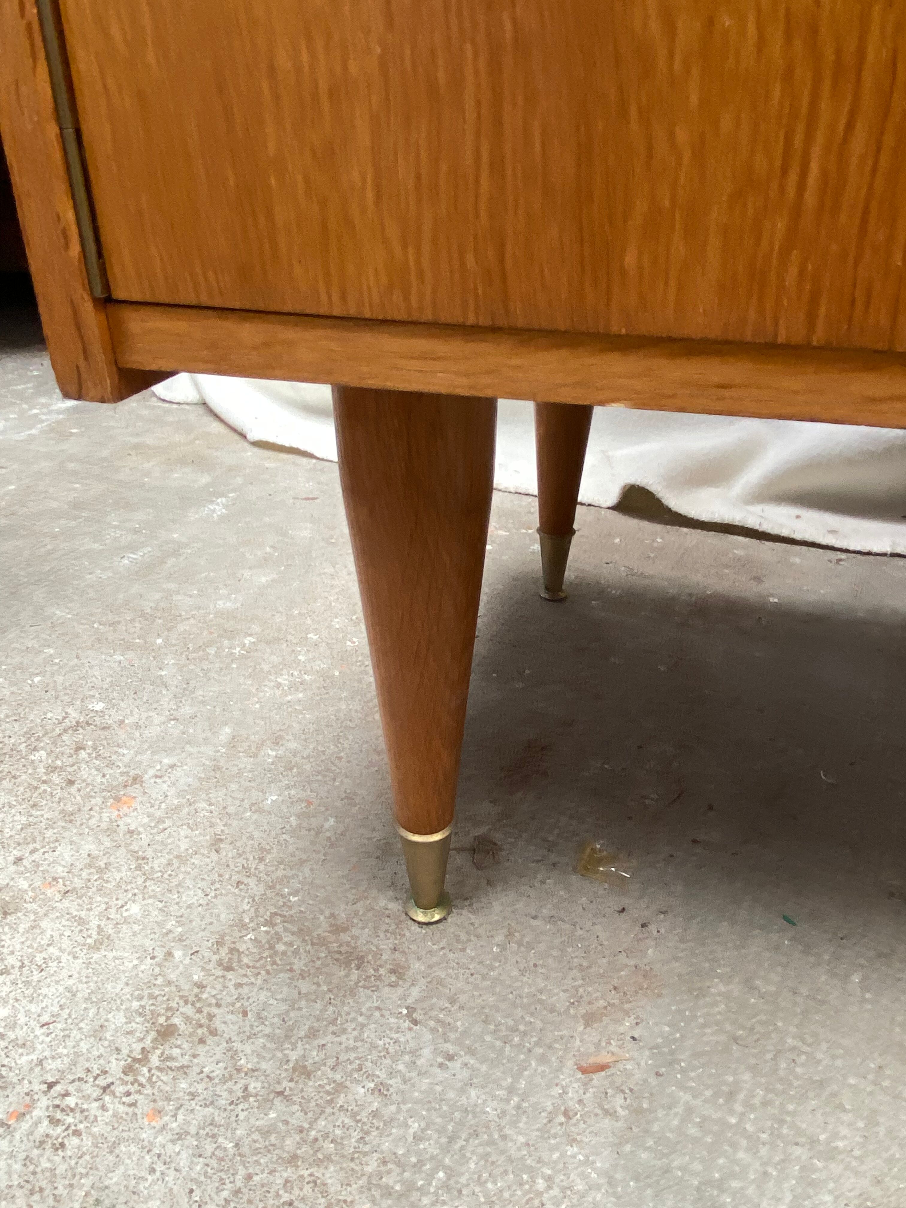 Showcase -Vintage library from the 1950s/1960s