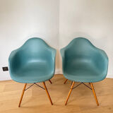 2 Vitra armchairs by Eames