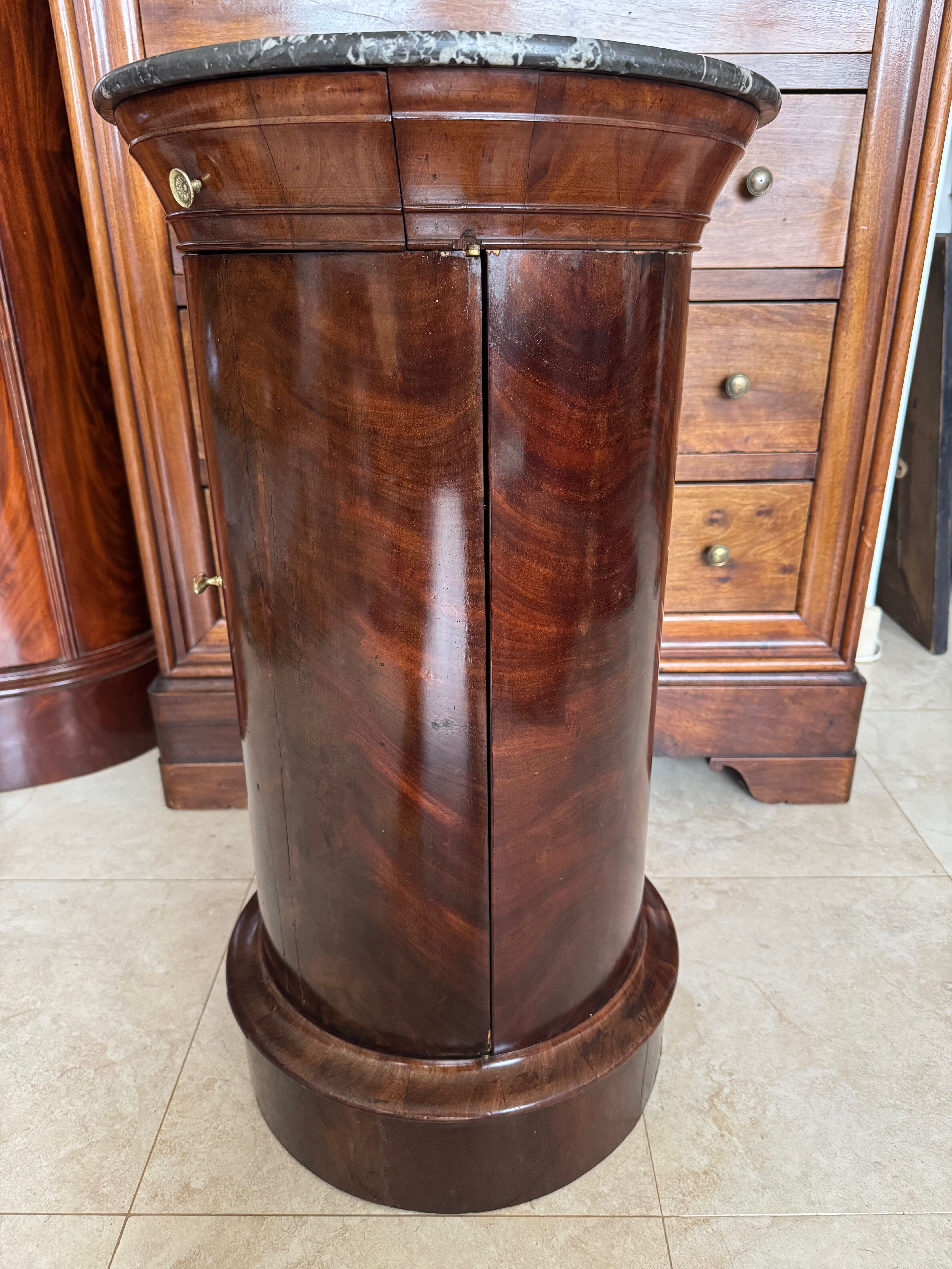Rare Somno with drawer, Empire period Cuban mahogany and superb grooved marble.