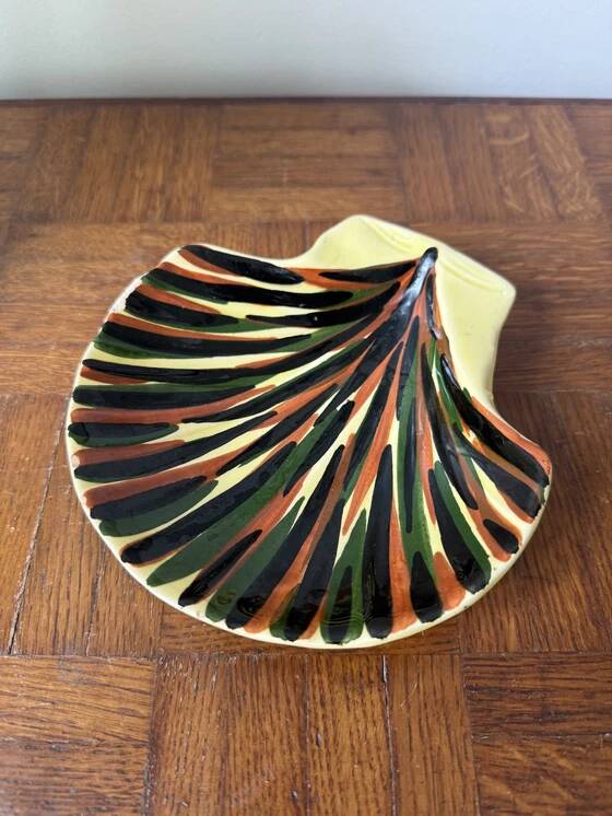 Hand-painted seashell trinket dish