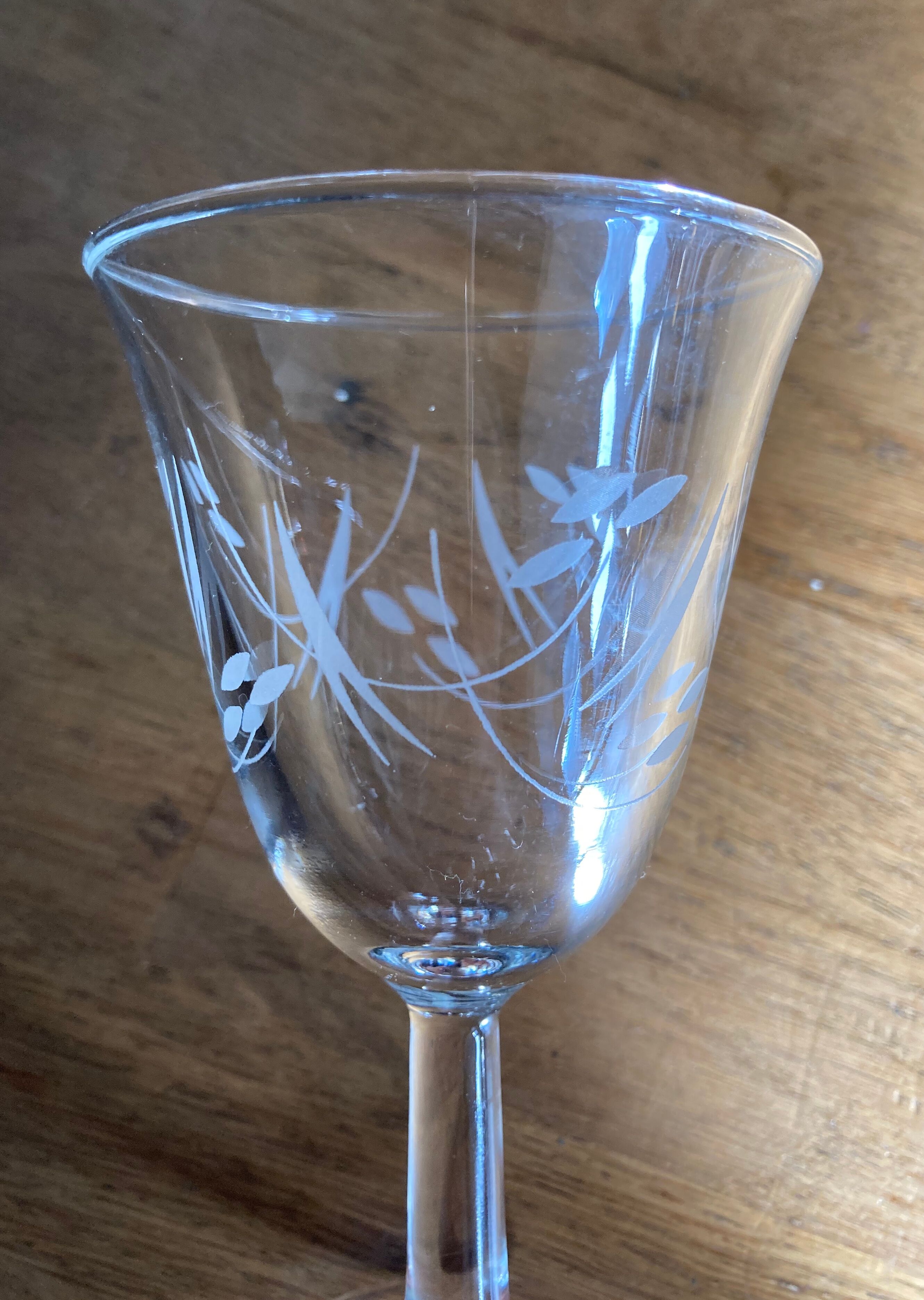 Set de 10 verres à vin gravés