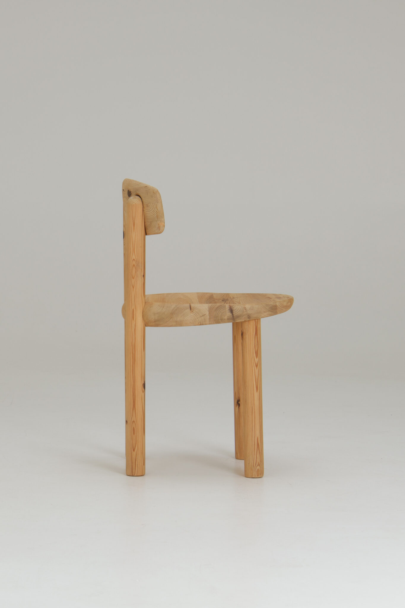 Set of 6 dining chairs in pine