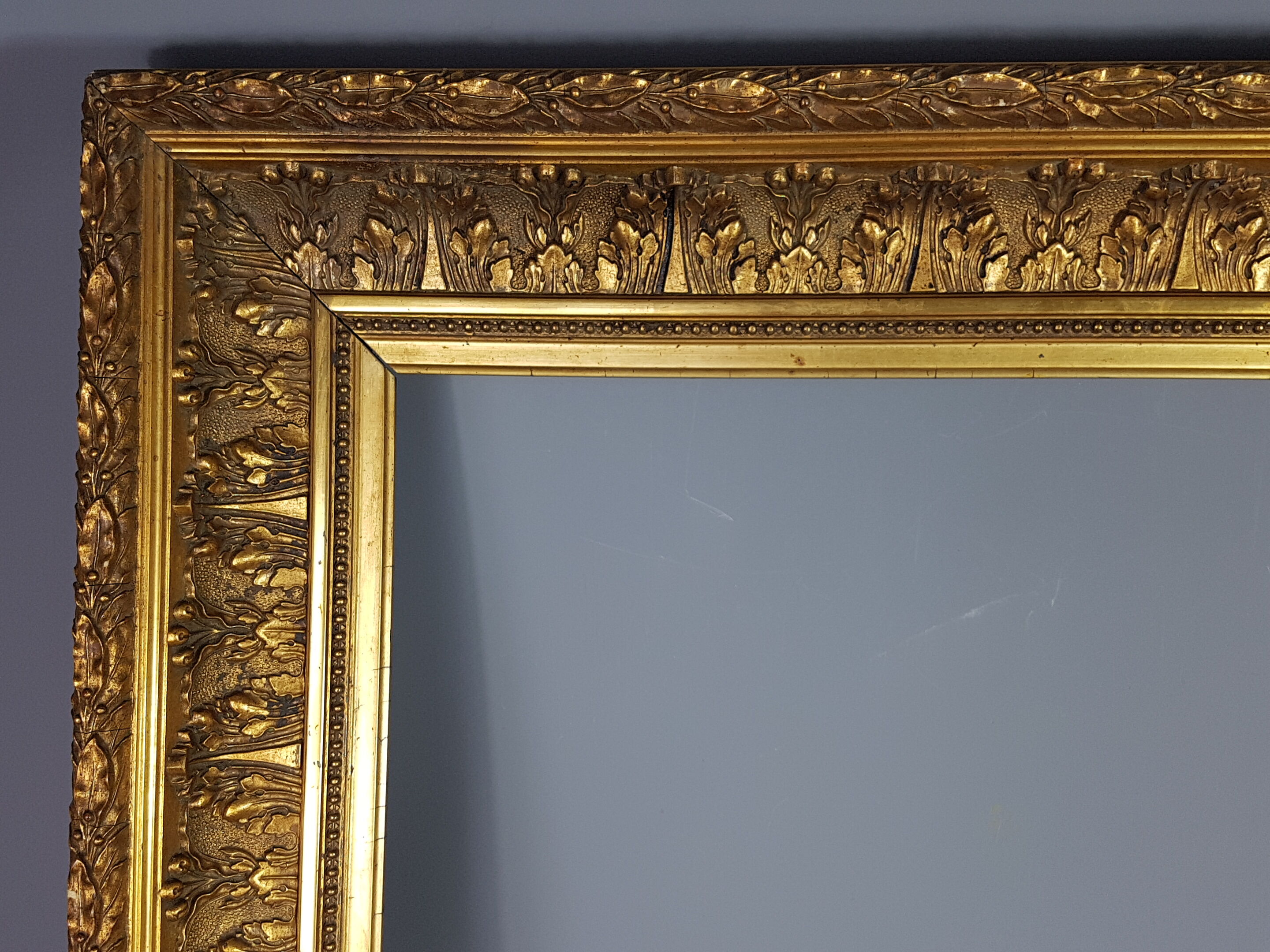 Imposing nineteenth century frame wood and gilded stucco 103x87 foliage 82.7x66.7 cm SB