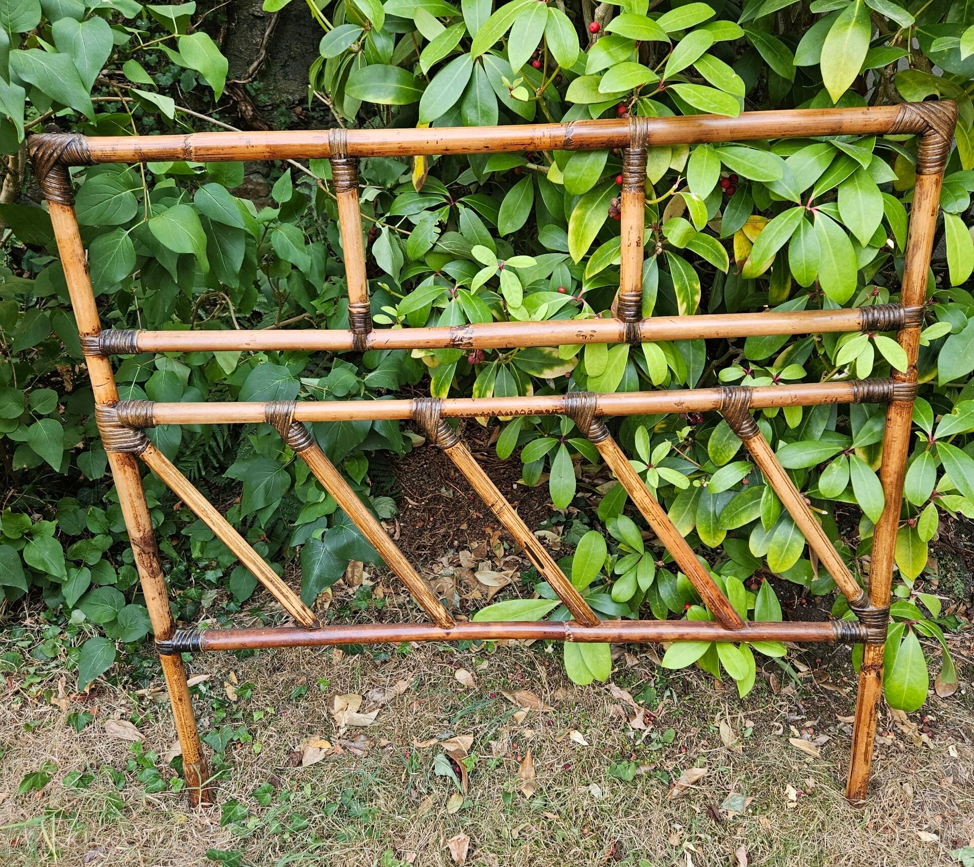 Bamboo and rattan headboard: Vintage