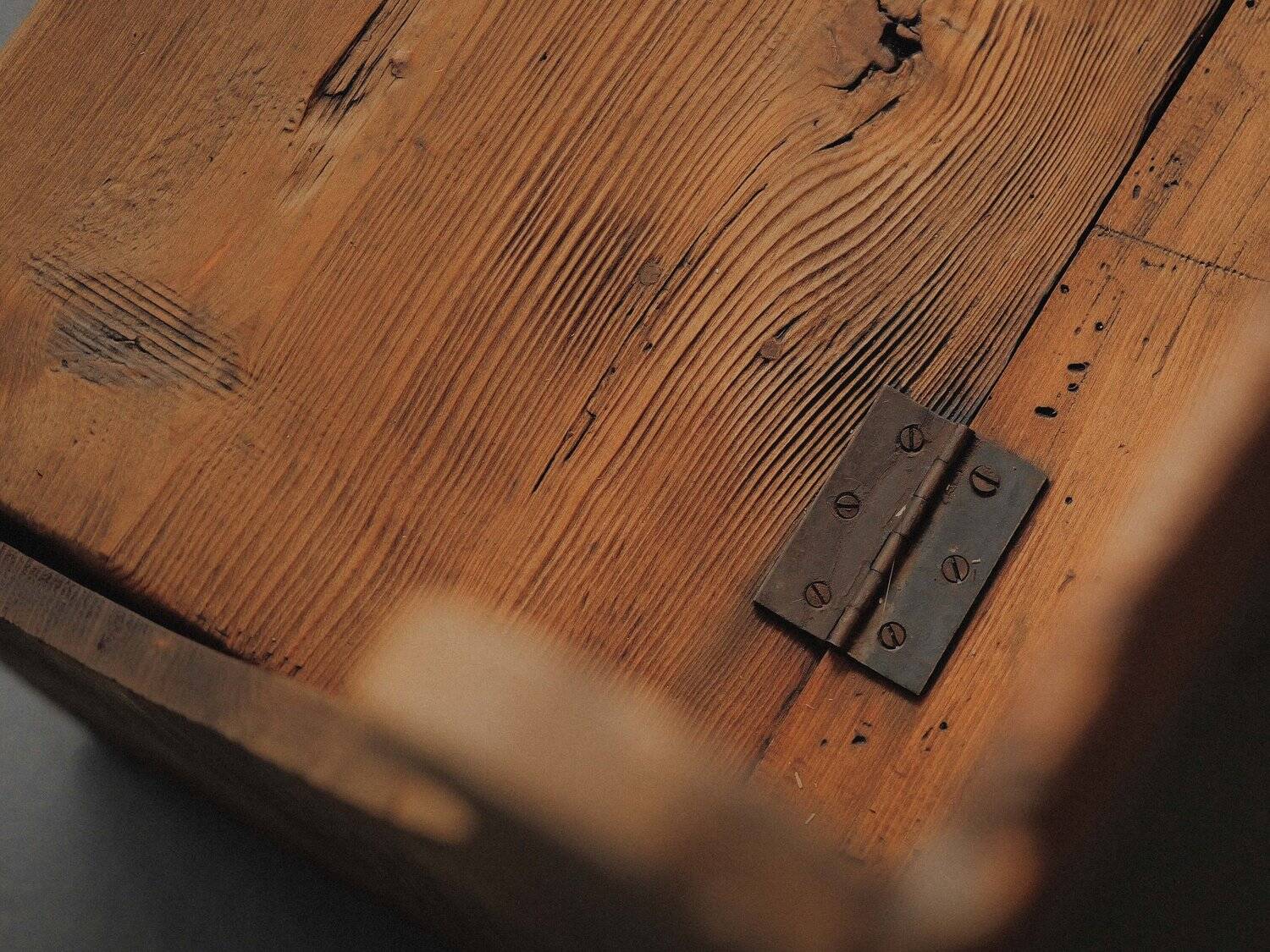 Larch and solid pine storage bench, Folk Art, Savoy, 1950