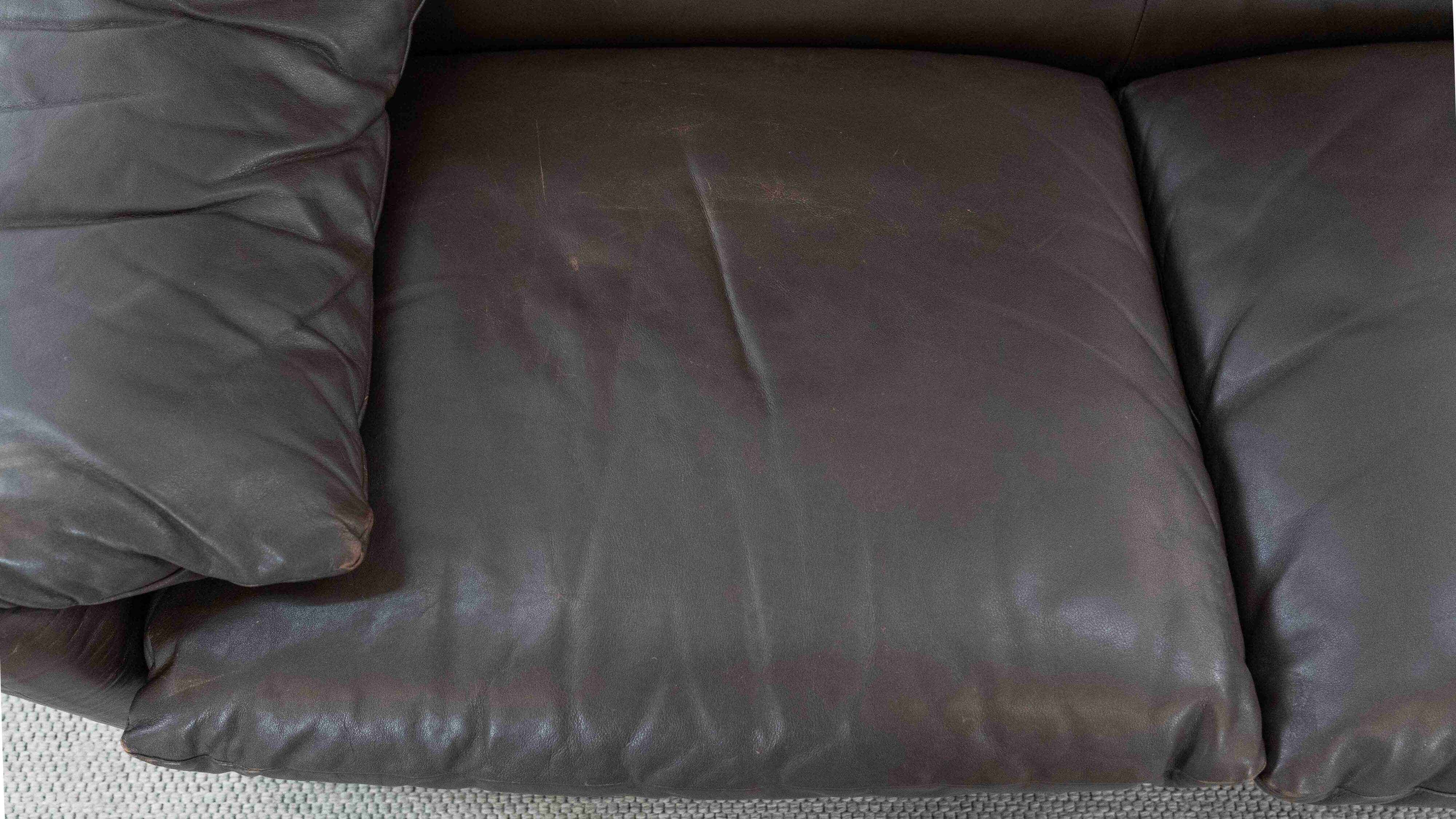 Brown leather 2-seater sofa Cassina Maralunga by Vico Magistretti