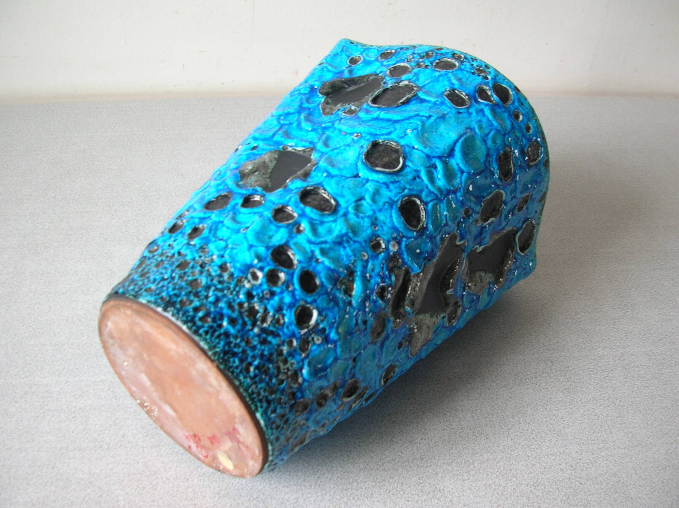 Old blue ceramic vase terracotta sea foam 22 cm living room office decoration